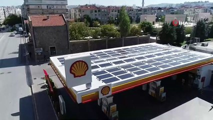 Akaryakıt istasyonun elektriği güneşten sağlanıyor