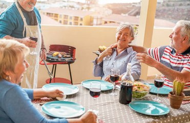 Respecter les personnes âgées serait la clé d'une vie plus longue