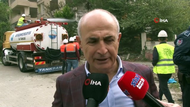 Büyükçekmece'de riskli bulunan 2 binanın yıkımı gerçekleştirildi