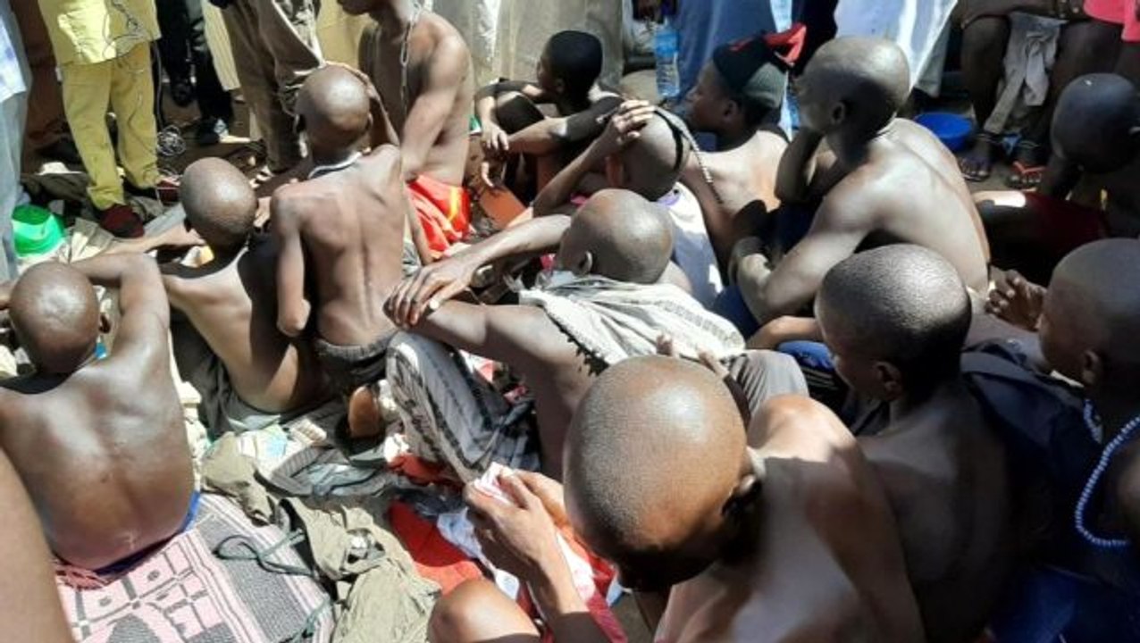 Nijerya'da Kuran kursuna baskın! 67 kişi zincirlenmiş şekilde bulundu