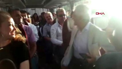 Hatay makam aracını parka çektirdi, belediyeye işçi servisiyle gidiyor