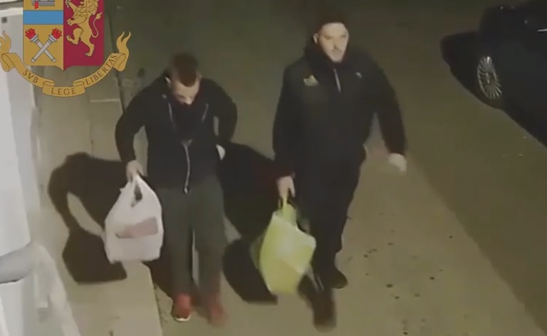 Video Pachino (SR) - Rapinarono centro scommesse 2 arresti (15.10.19)