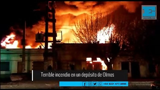Voraz incendio en un depósito de Olmos