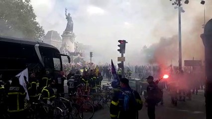 Des milliers de pompiers manifestent à Paris