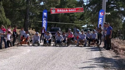 Kütahya'da kıran kırana 'Tahtalı araba' yarışı