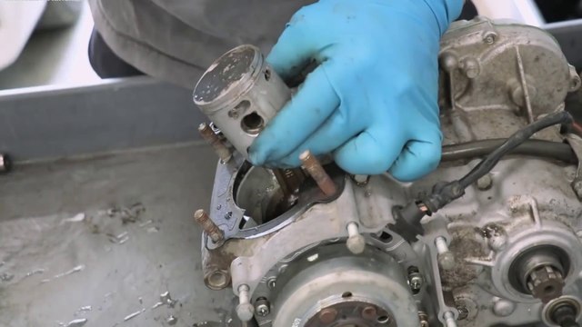 2-Stroke Engines Are So Simple - KX85 Engine Teardown