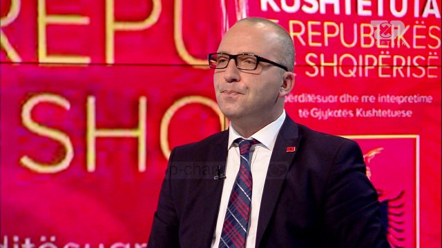 Këshilltari Ligjor i Metës: Presidentin mund ta shkarkojnë vetëm për arsye politike