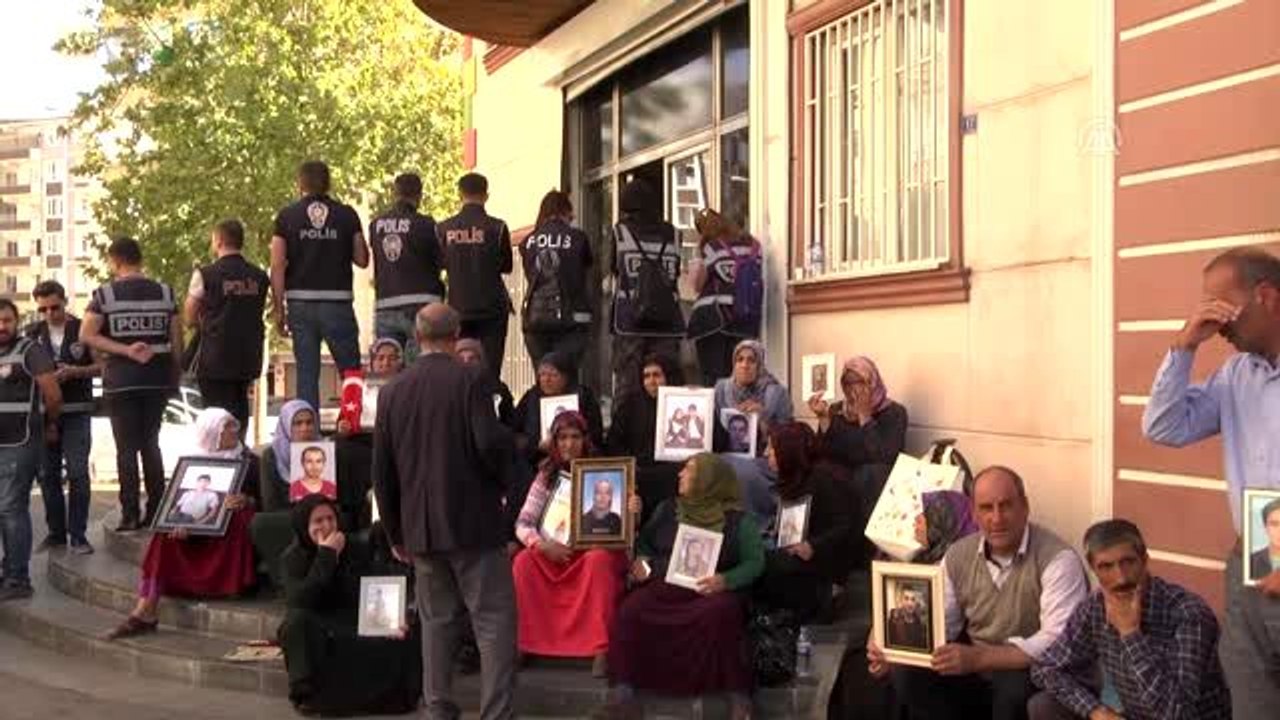 Diyarbakır anneleri"nin oturma eylemine destek ziyaretleri