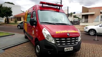 Carro e caminhão batem na Rua Casemiro de Abreu deixando dois feridos