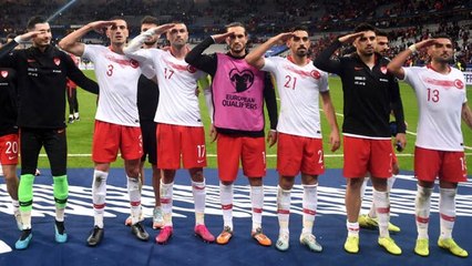 Asker selamı nedeniyle Türkiye'ye soruşturma açan UEFA'ya büyük tepki!