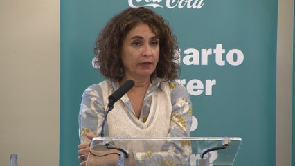 Montero señala que hay partidos que "contaminan" a los pensionistas