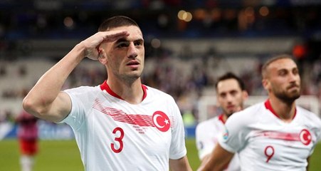 İtalyanlar, asker selamı veren Merih Demiral'ı Juventus'ta istemiyor!