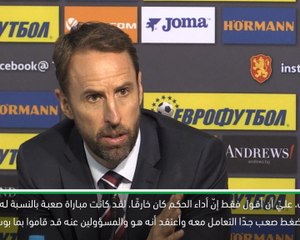 لقطة: كرة قدم: أنت تبالغ بعض الشيء – صحافي يقاطع ساوثغيت