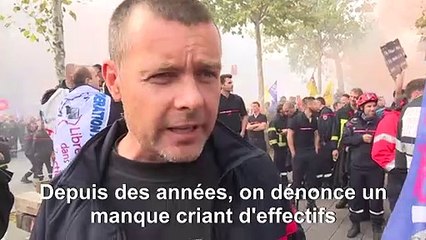 Les pompiers en colère manifestent à Paris