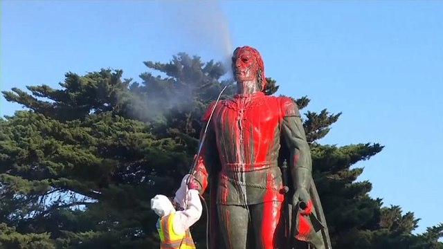 Estátuas de Cristóvão Colombo vandalizadas nos EUA