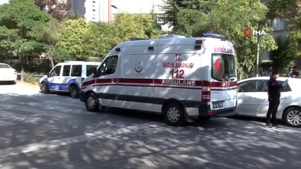 Beylikdüzü'nde iki araç kafa kafaya çarpıştı: 4 yaralı