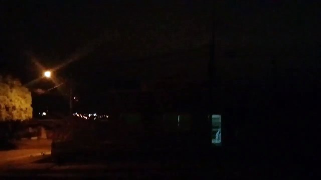 Morador do Santa Felicidade cobra Prefeitura por troca de lâmpadas queimadas