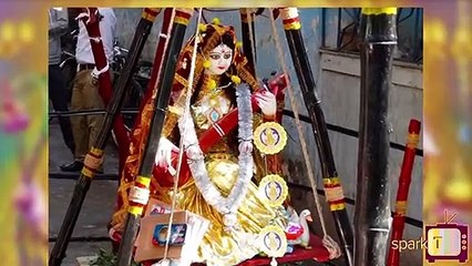 স্ত্রী গৌরীর আদলে মা লক্ষ্মী পূজিত হলেন উত্তমকুমারের ঘরে