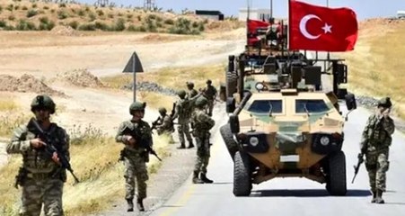 İran Futbol Federasyonu, Türkiye'ye destek veren iki futbolcuyu, futboldan men etti