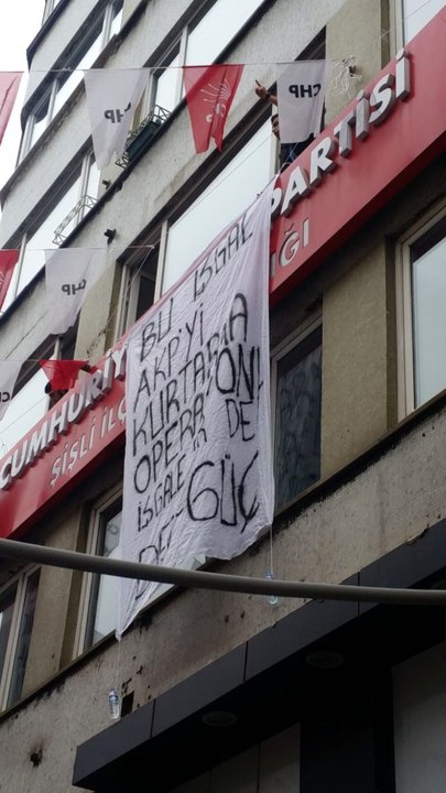 CHP Şişli İlçe Başkanlığı, bir grup tarafından işgal edildi