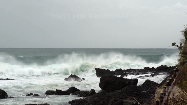 Typhoon Hagibis pounds the Izu Peninsula with giant waves