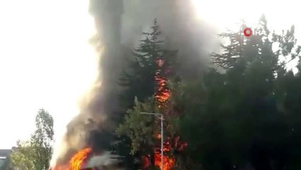 Çorum'da bir lokantanın mutfak kısmı alev alev yandı