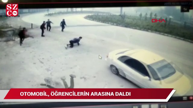 Otomobilin, öğrencilerin arasına daldığı kaza kamerada