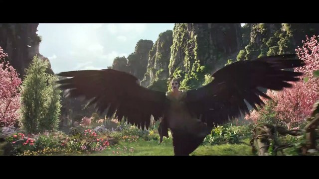 映画「マレフィセント2」オーロラ姫役のエル・ファニング コメント映像