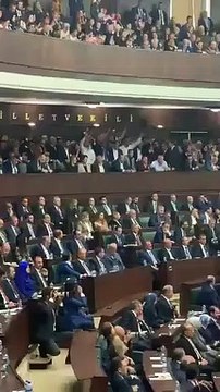 AKP grup toplantısında Gündoğdu Marşı sözylediler