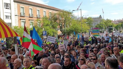 La Policía impide el paso a los pensionistas
