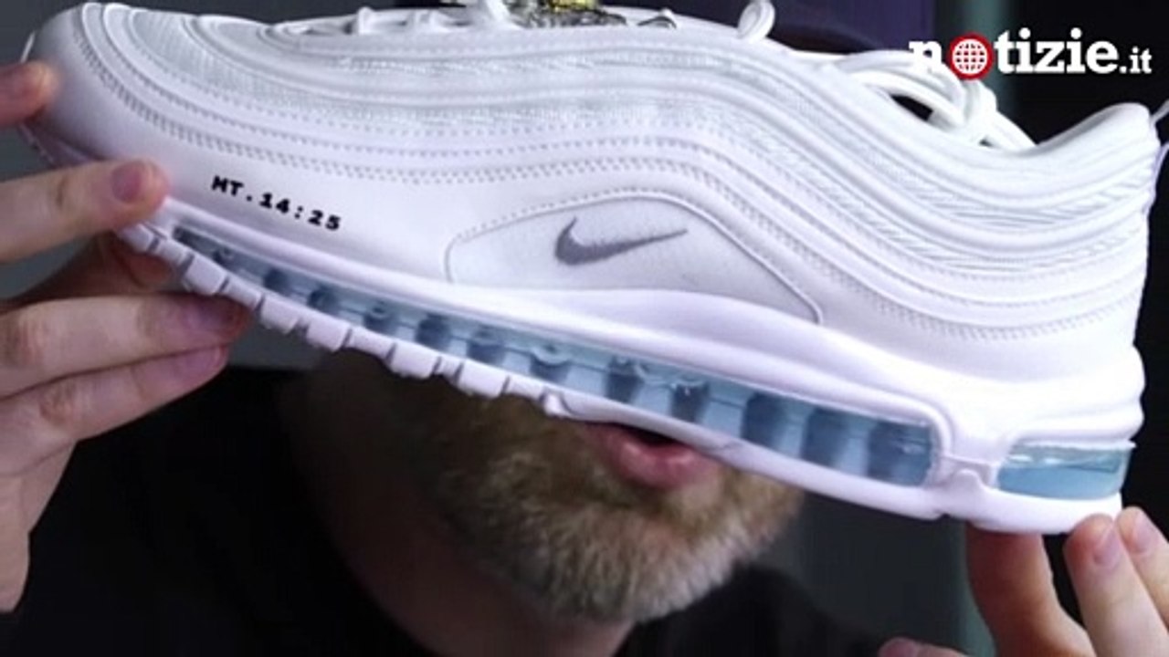 Nike Jesus: le sneakers di Gesù con l'acqua santa e il crocifisso che  costano 3000 euro | Notizie.it - Video Dailymotion