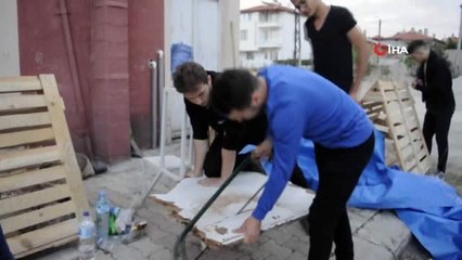 Öğrenciler kış öncesi sokak hayvanları için barınak yaptı