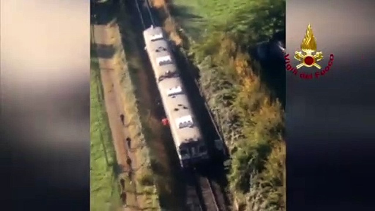 Pont Canavese (TO) - Treno travolge auto, ferito conducente 2 (16.10.19)
