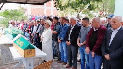 Otomobilin çarptığı anne ve 8 aylık kızı son yolculuklarına uğurlandı