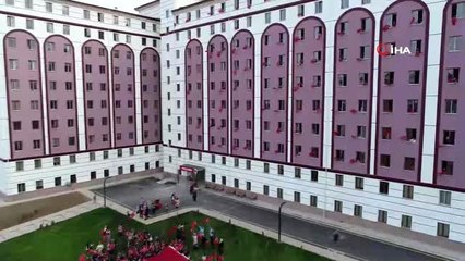 Türkiye'nin en büyük yurdundan Mehmetçiğe destek