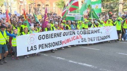 Miles de personas se manifiestan en Madrid para reivindicar las pensiones