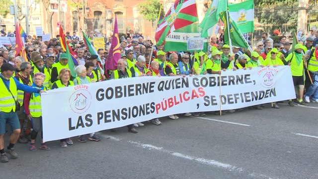 Miles de personas se manifiestan en Madrid para reivindicar las pensiones