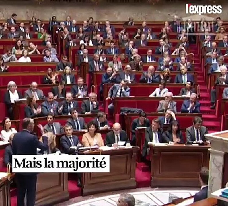 Port du voile en sortie scolaire : cacophonie dans la majorité