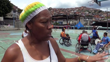 Básquetbol en silla de ruedas, un bálsamo en los barrios humildes de Caracas