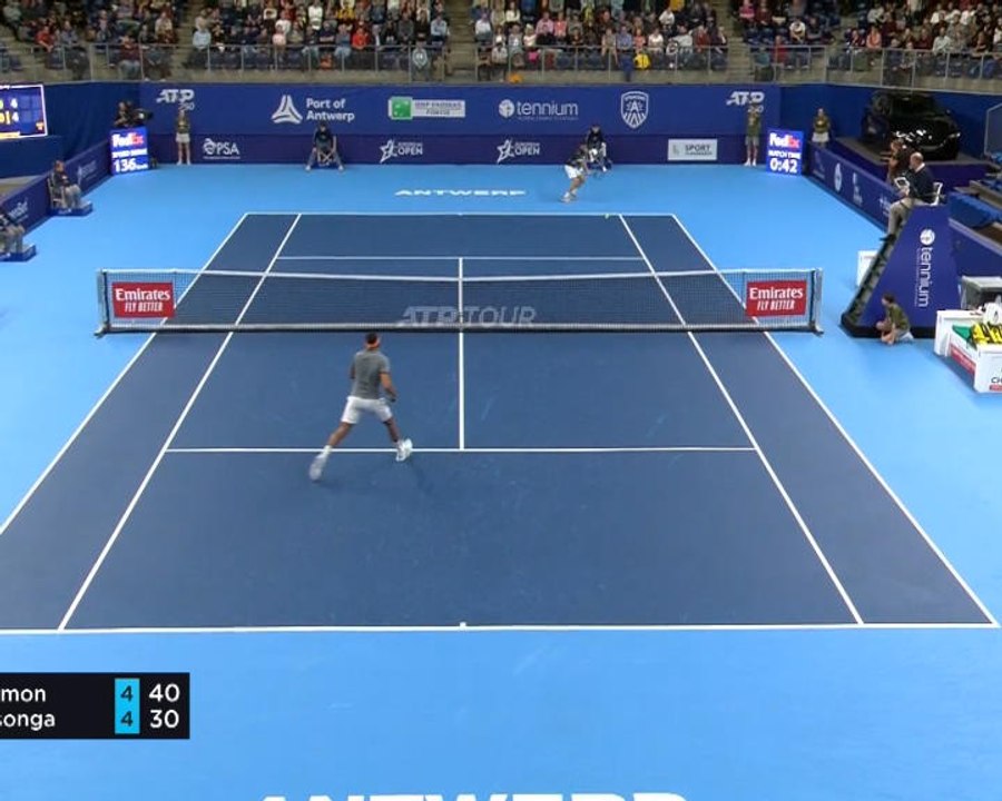 Anvers - Simon domine Tsonga et file en quarts