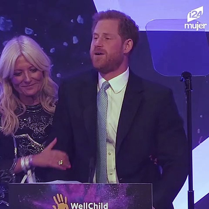 El príncipe Harry rompe en llanto en pleno discurso al hablar de Meghan Markle y Archie