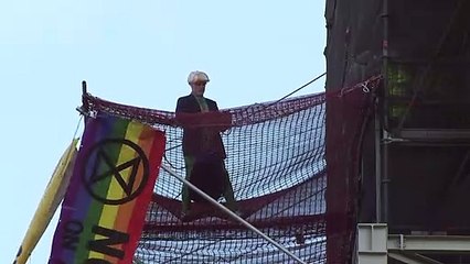Climate protester remains on Big Ben scaffolding
