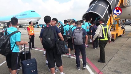 ĐT Việt Nam đặt chân tới Indonesia bắt đầu hành trình chinh phục đội chủ nhà | VFF Channel