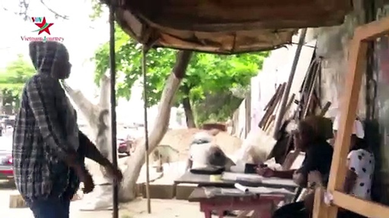 Những cô gái trẻ từ vùng đất nghèo Ghana với ước mơ trở thành họa sĩ