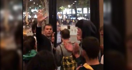 Este es Raimon Senpau, director del lujoso Hotel Condes de Barcelona, que dio barricada a los indepes más violentos: "Estáis en casa"