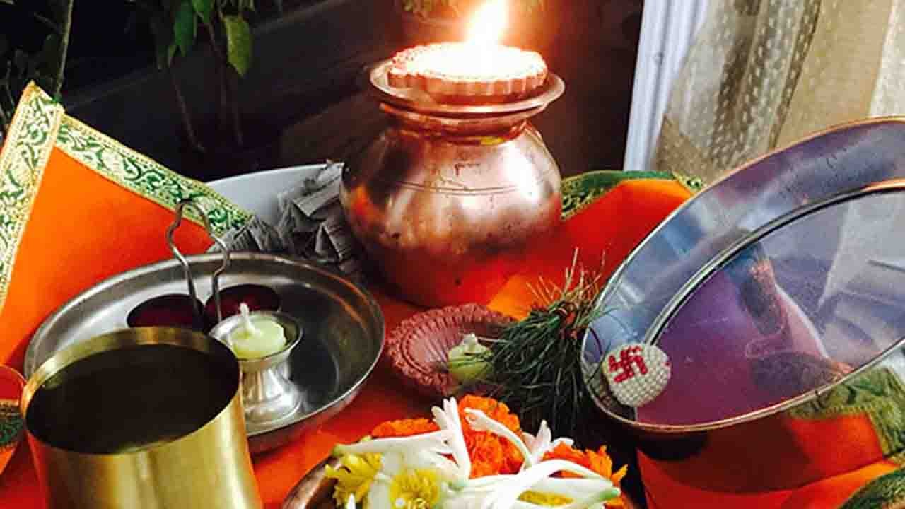 करवा चौथ : पूजा की थाली में जरूर रखें ये सामग्री, वरना अधूरी रह जाएगी पूजा | Pujan Samagri | Boldsky
