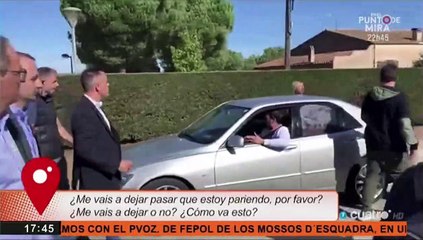 Torra ignora a una mujer a punto de dar a luz que pide que le dejen pasar y la feminista Carme Chaparro mira hacia otro lado