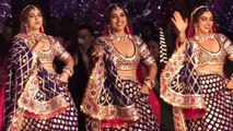 Bhumi Pednekar's crazy dance on ramp at Abu Jani-Sandeep Khosla show | FilmiBeat