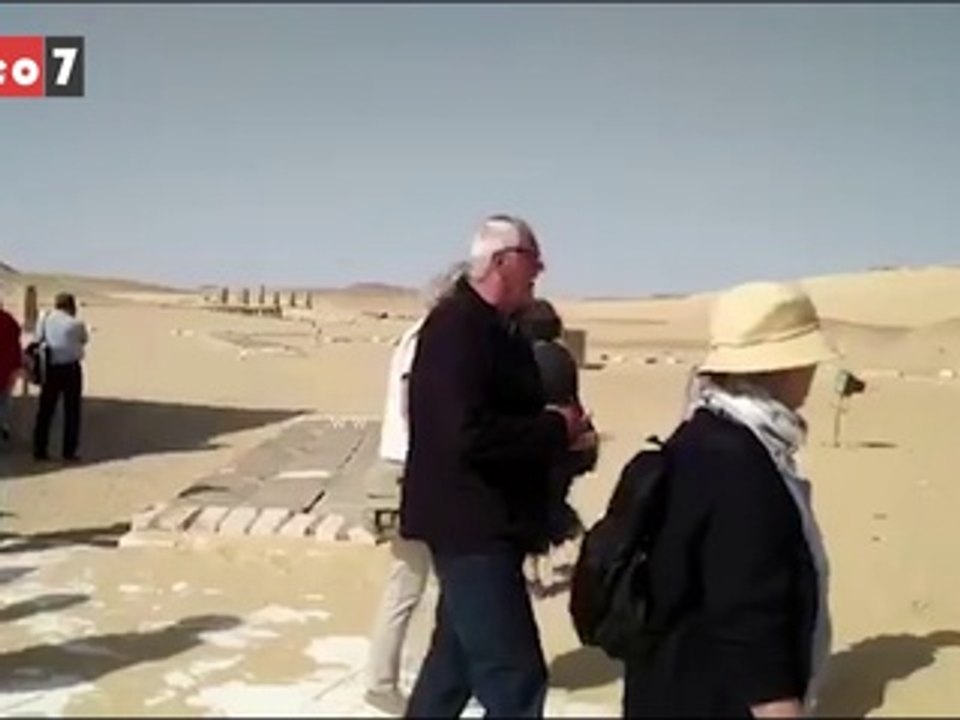 وفد سياحى متعدد الجنسيات يزور المناطق الأثرية بالمنيا
