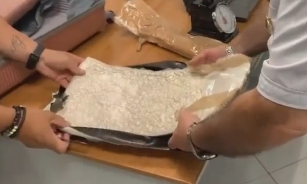 Bari - In aeroporto con moglie e figlio...e 3 chili di eroina in valigia (17.10.19)